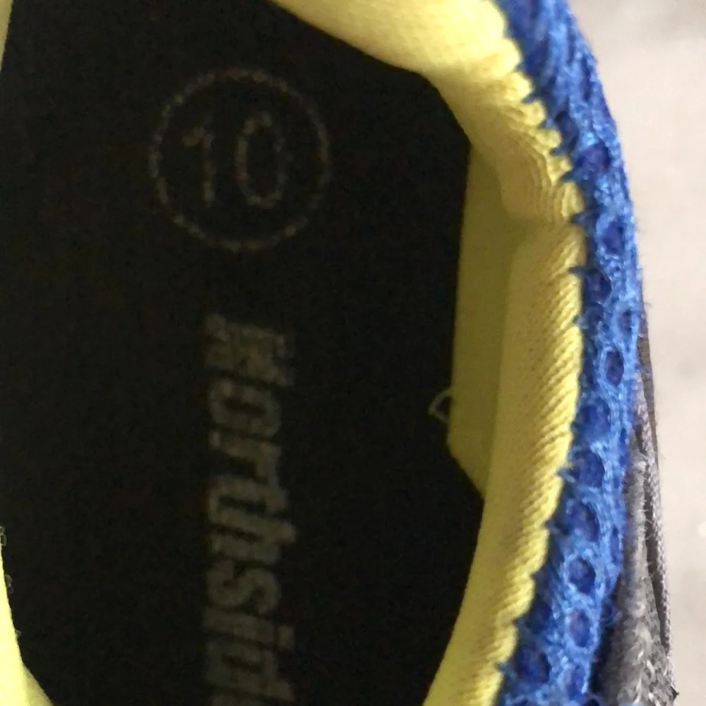 Toddler water shoes